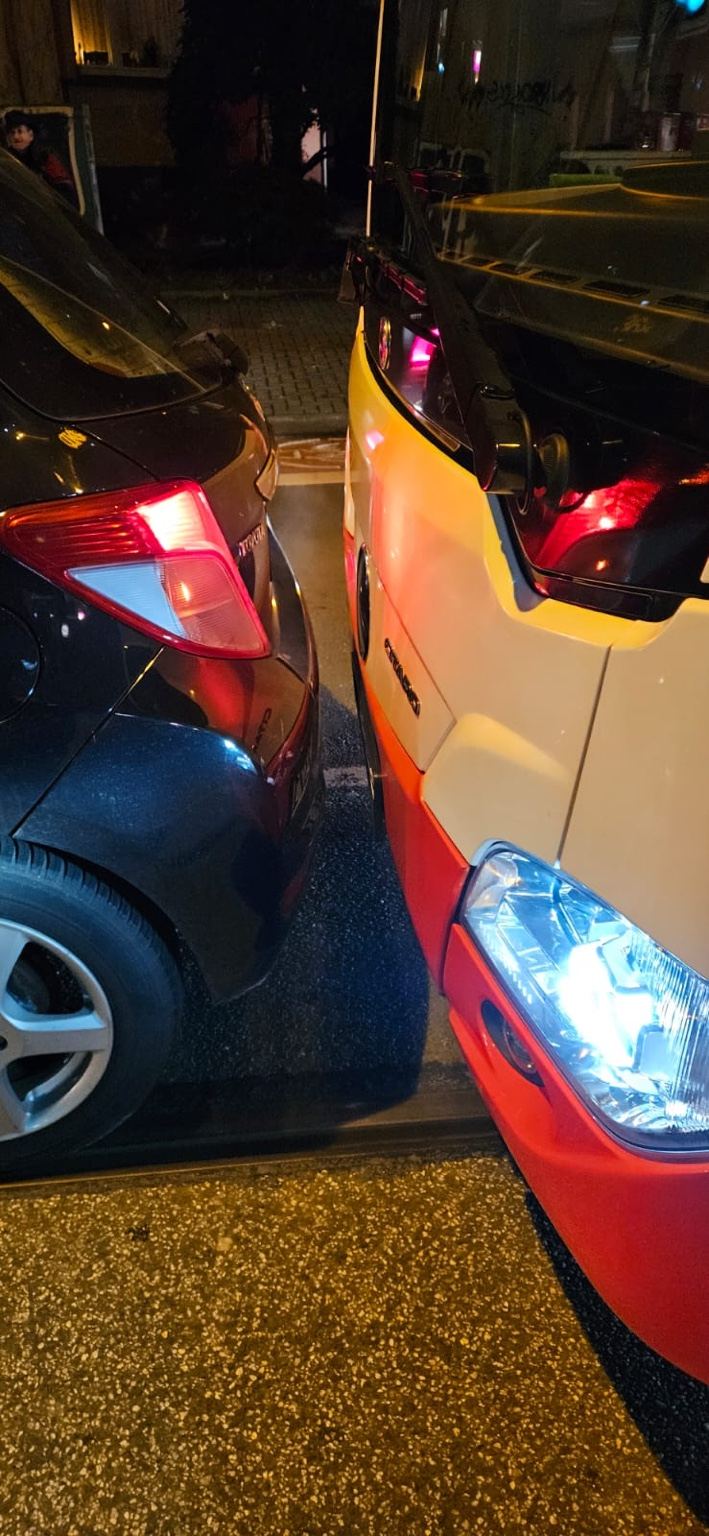 Fahrzeugabholung bei Nacht durch Abschleppdienst